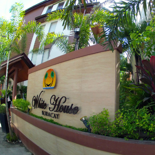 01 White House Building Dec2025