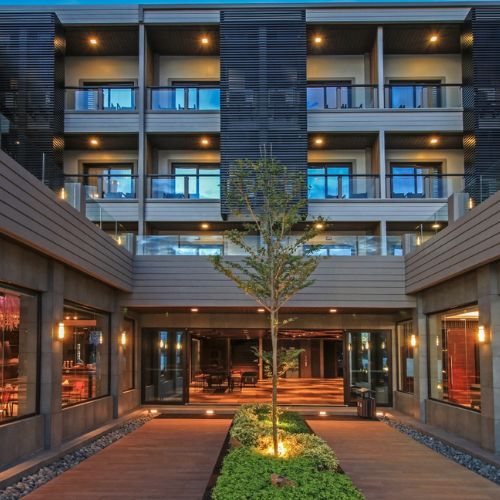 02 2Seasons Bayside Entrance Sept2025