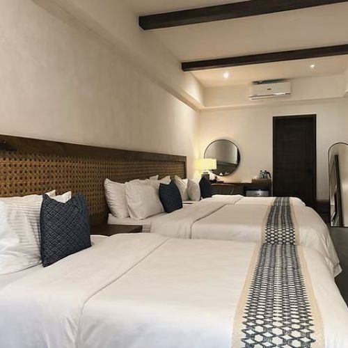 08 Sorana Family gall pics Oct2025