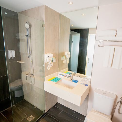 09 Solea Mactan Bathroom Sept2025